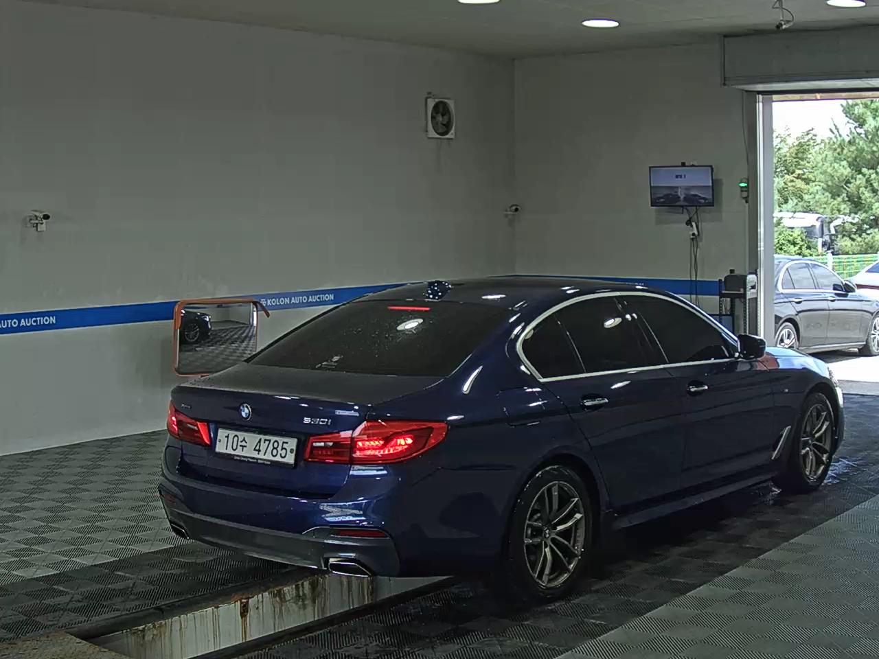 بي إم دبليو 5 Series (7Th Gen) 530I إكس درايف M Sport Pack 2018 SPORT