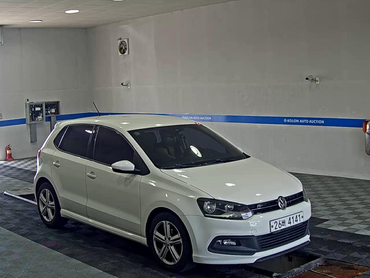 فولكس فاجن الجديد بولو (5Th Gen) 1.6 TDI R Line 2014 LINE