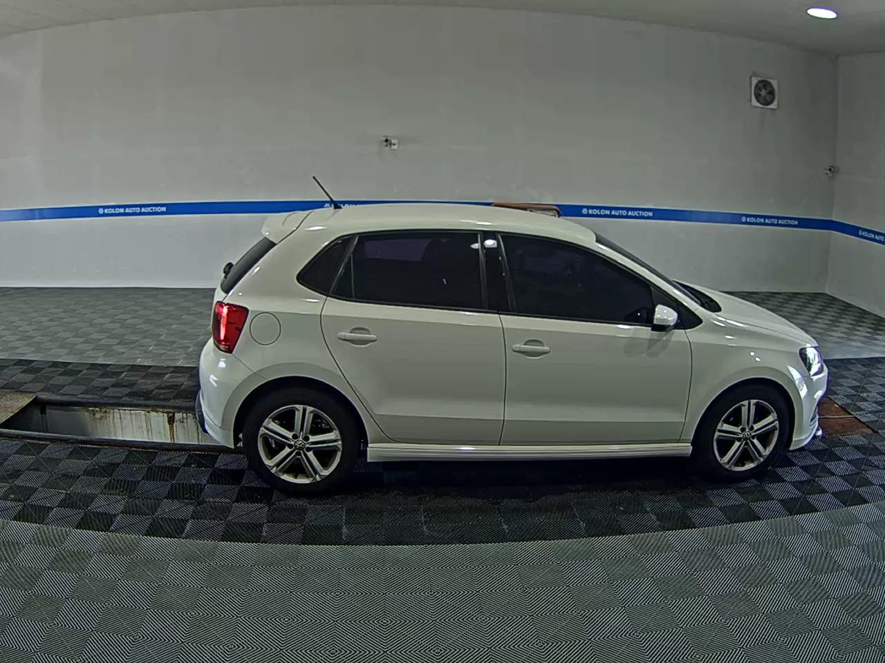 فولكس فاجن الجديد بولو (5Th Gen) 1.6 TDI R Line 2014 LINE