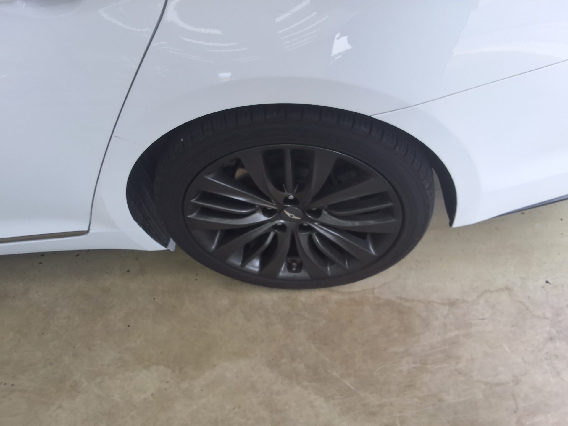 هيونداي جينيسيس Dh G330 دفع كلي بريميوم 2016 دفع رباعي بريميوم