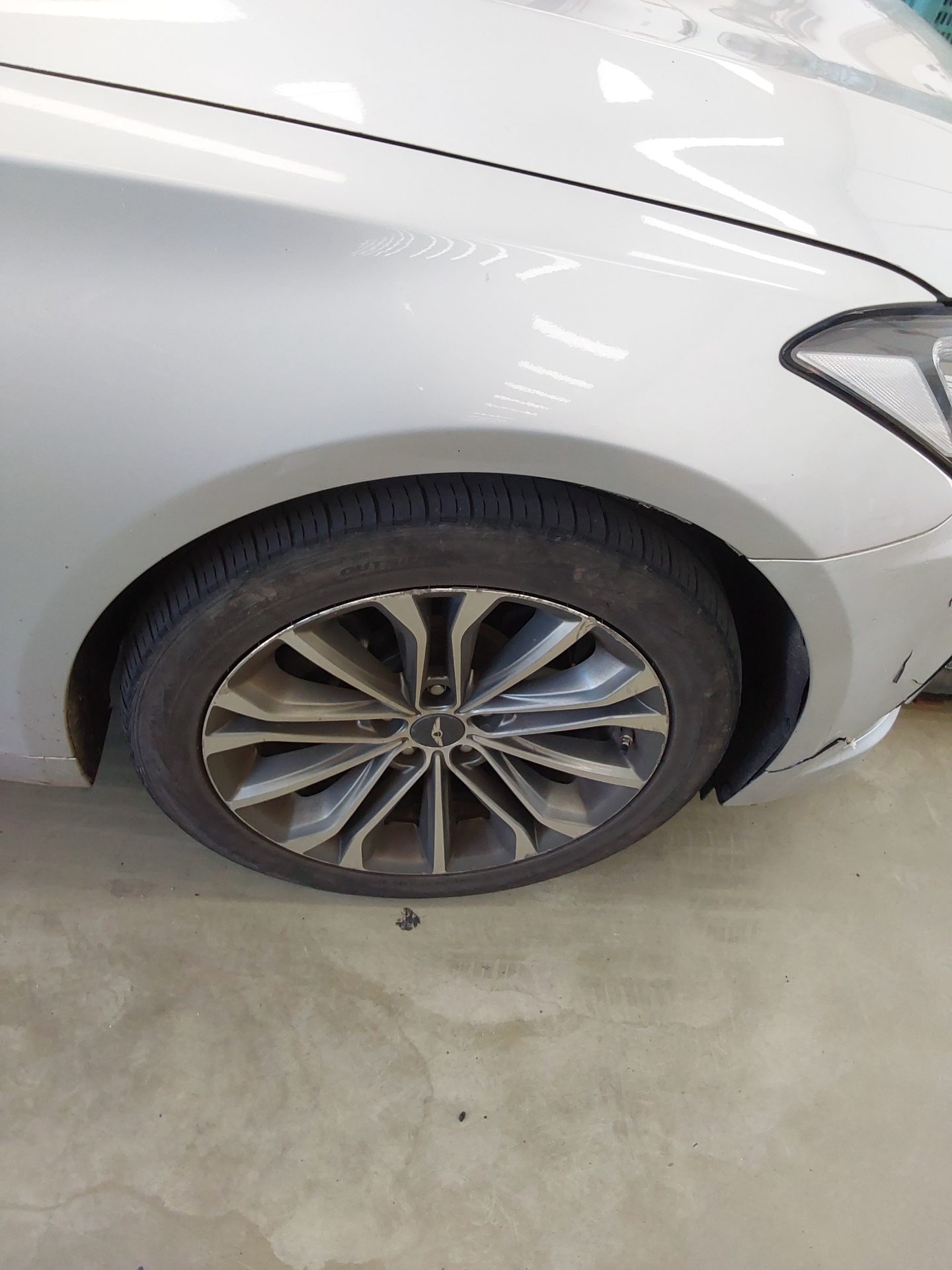 هيونداي جينيسيس Dh G330 بريميوم 2014 بريميوم