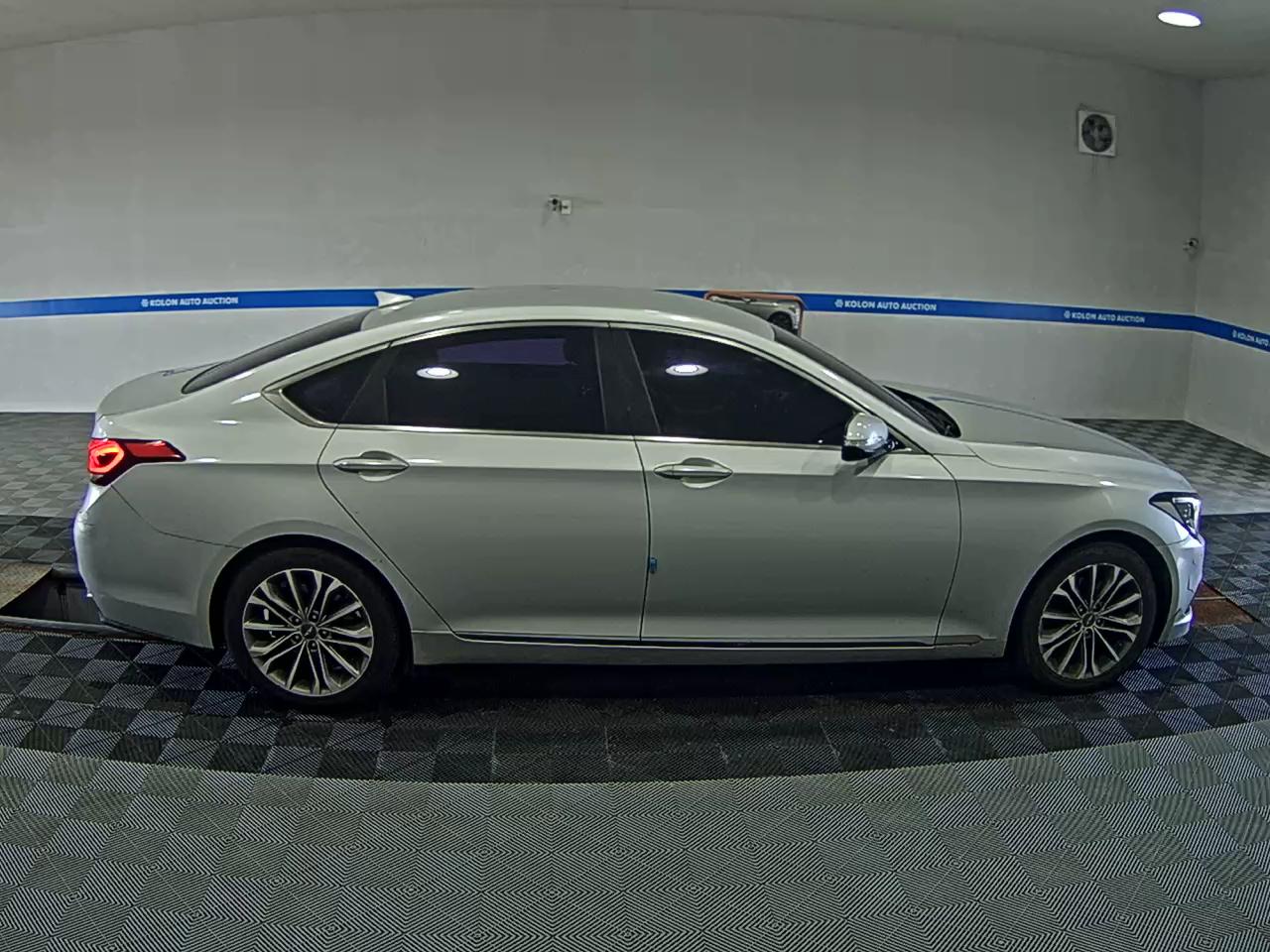 هيونداي جينيسيس Dh G330 بريميوم 2014 بريميوم