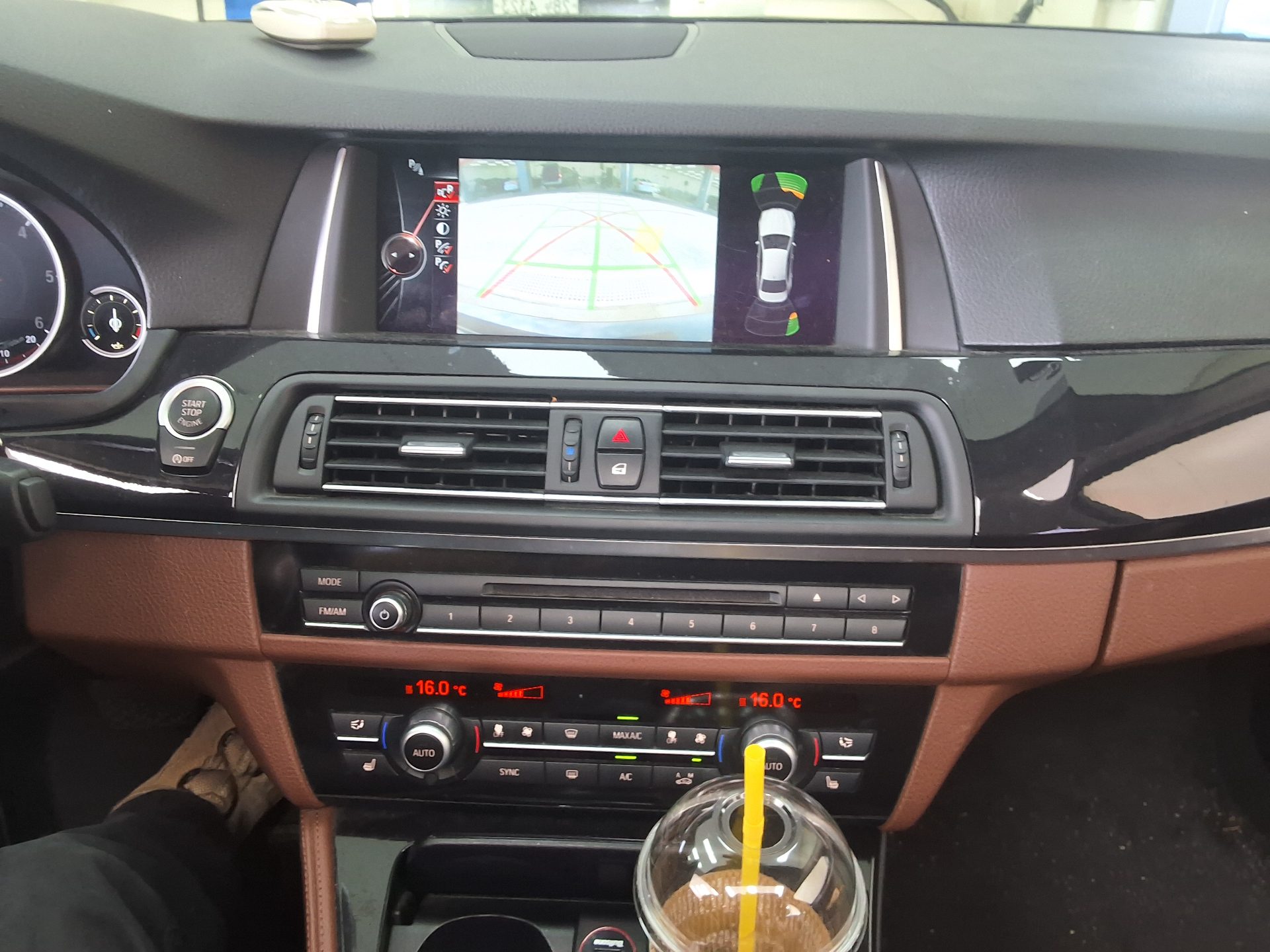 بي إم دبليو 5 Series (6Th Gen) 520D 2015 520d