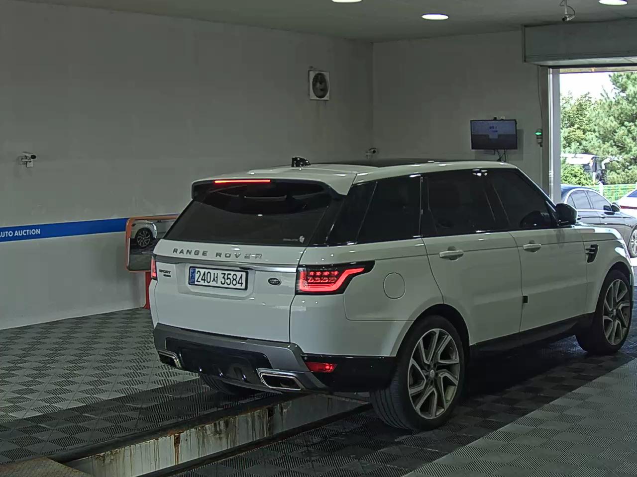 لاند روفر Rover رينج روفر Sport (2Nd Gen) 3.0 Sdv6 Hse Dynamic 2018 SPORT