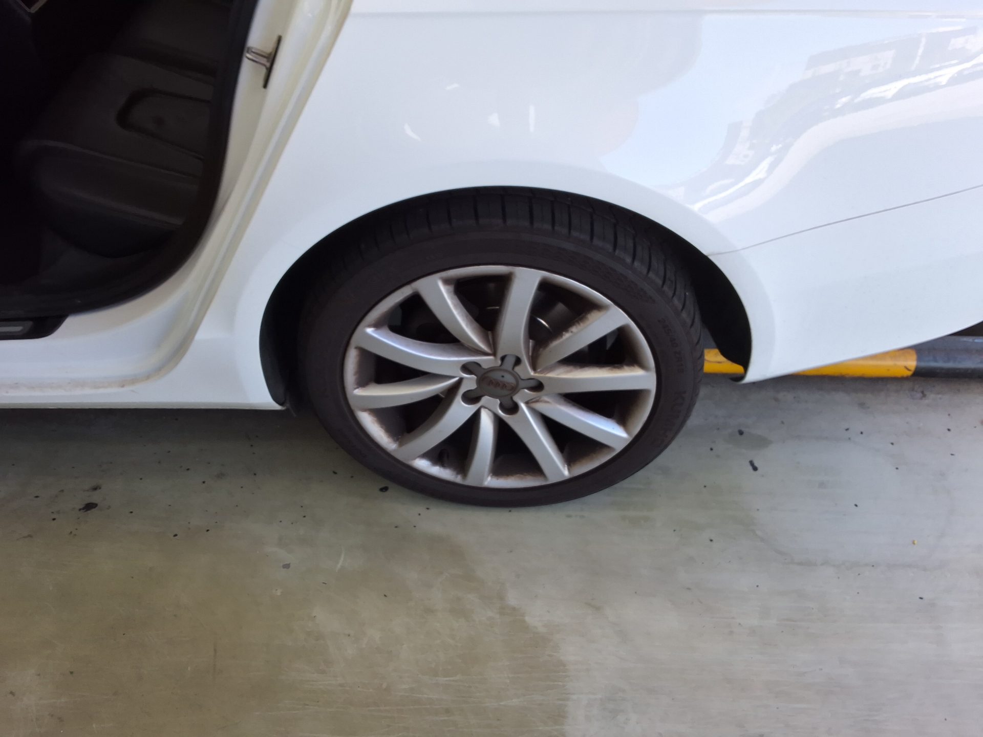 أودي إيه 4 (4Th Gen) 30 TDI Dynamic 2015