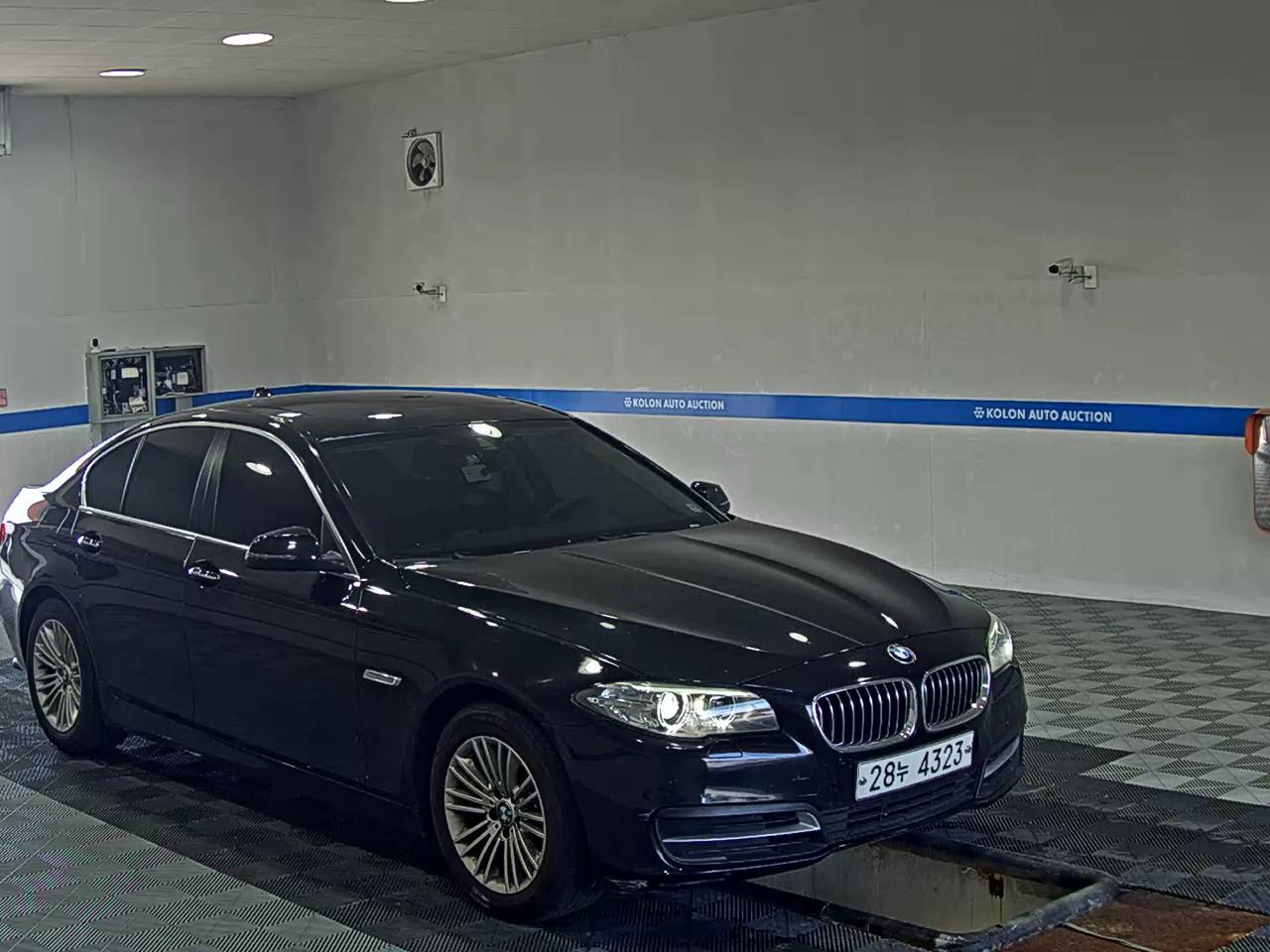 بي إم دبليو 5 Series (6Th Gen) 520D 2015 520d