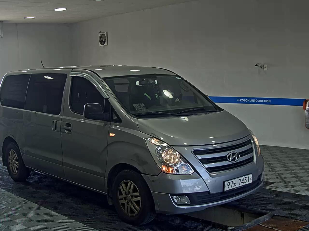 هيونداي جراند ستاركس 3 Seater ديزل فان سمارت 2017 VAN SMART