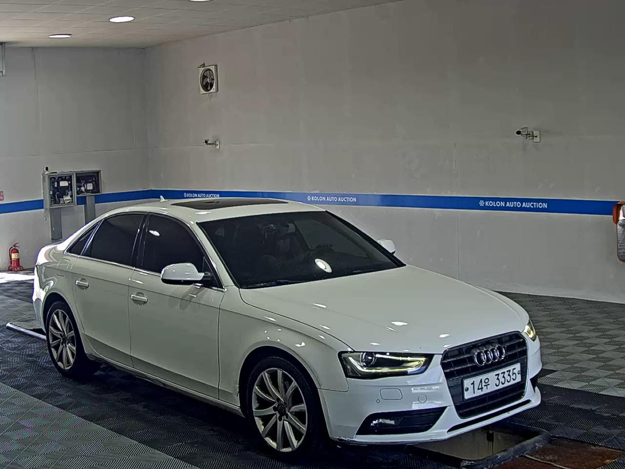 أودي إيه 4 (4Th Gen) 30 TDI Dynamic 2015