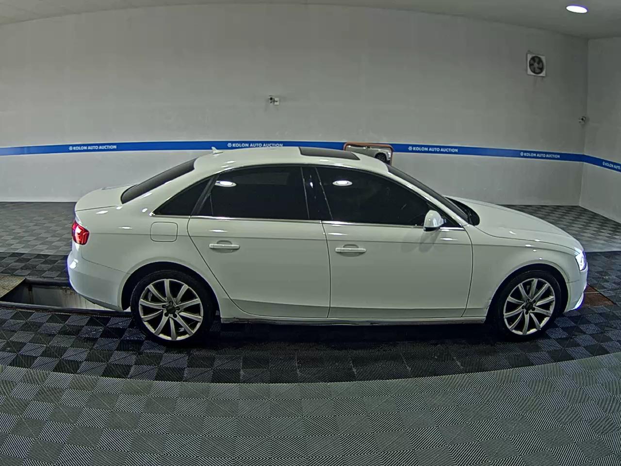 أودي إيه 4 (4Th Gen) 30 TDI Dynamic 2015