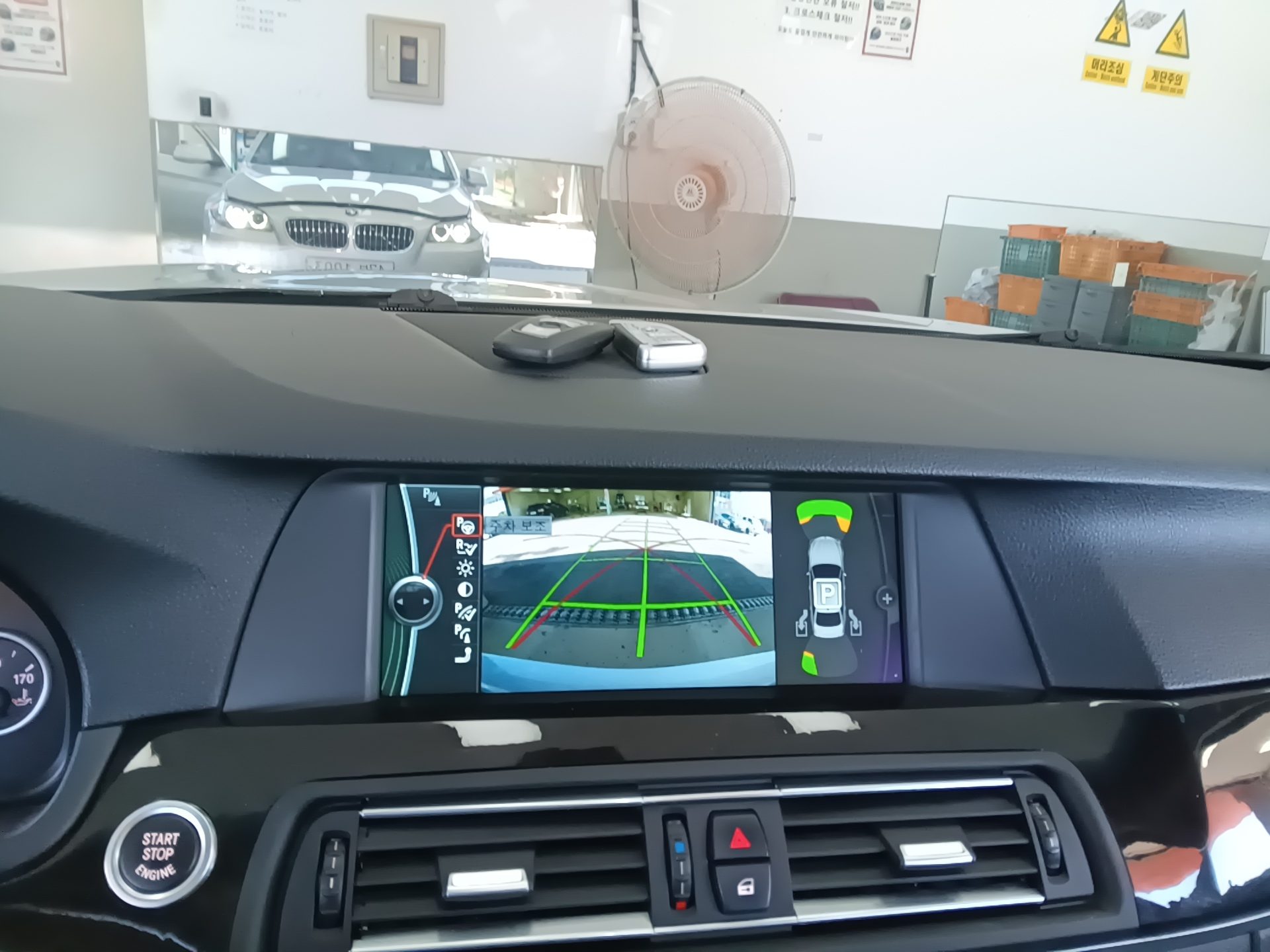 بي إم دبليو 5 Series (6Th Gen) 528I 2011 528i