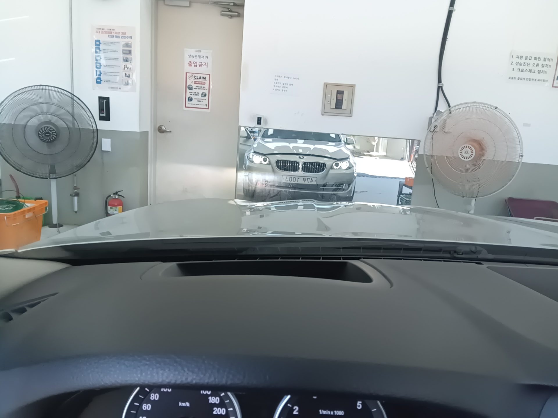 بي إم دبليو 5 Series (6Th Gen) 528I 2011 528i