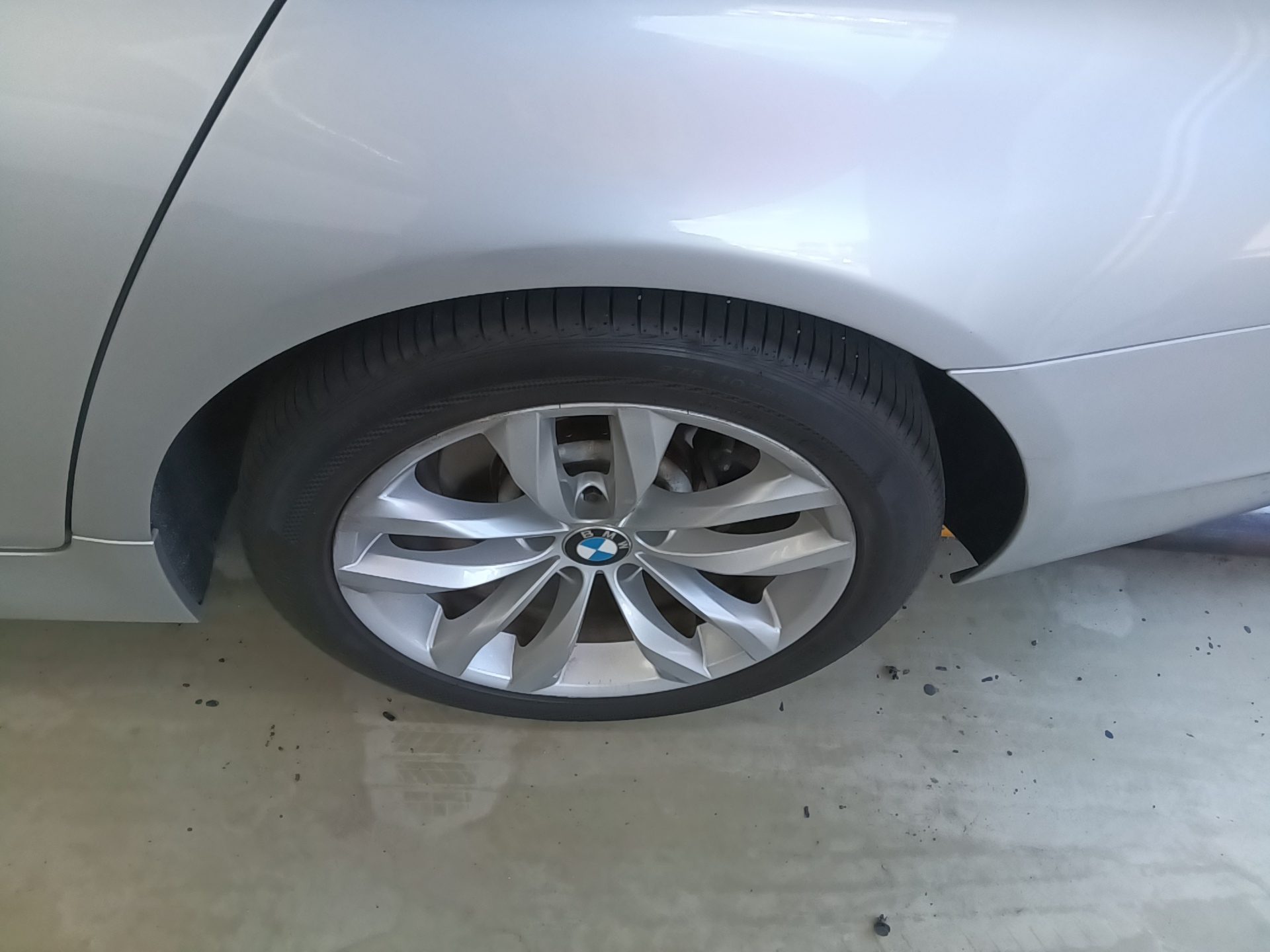 بي إم دبليو 5 Series (6Th Gen) 528I 2011 528i