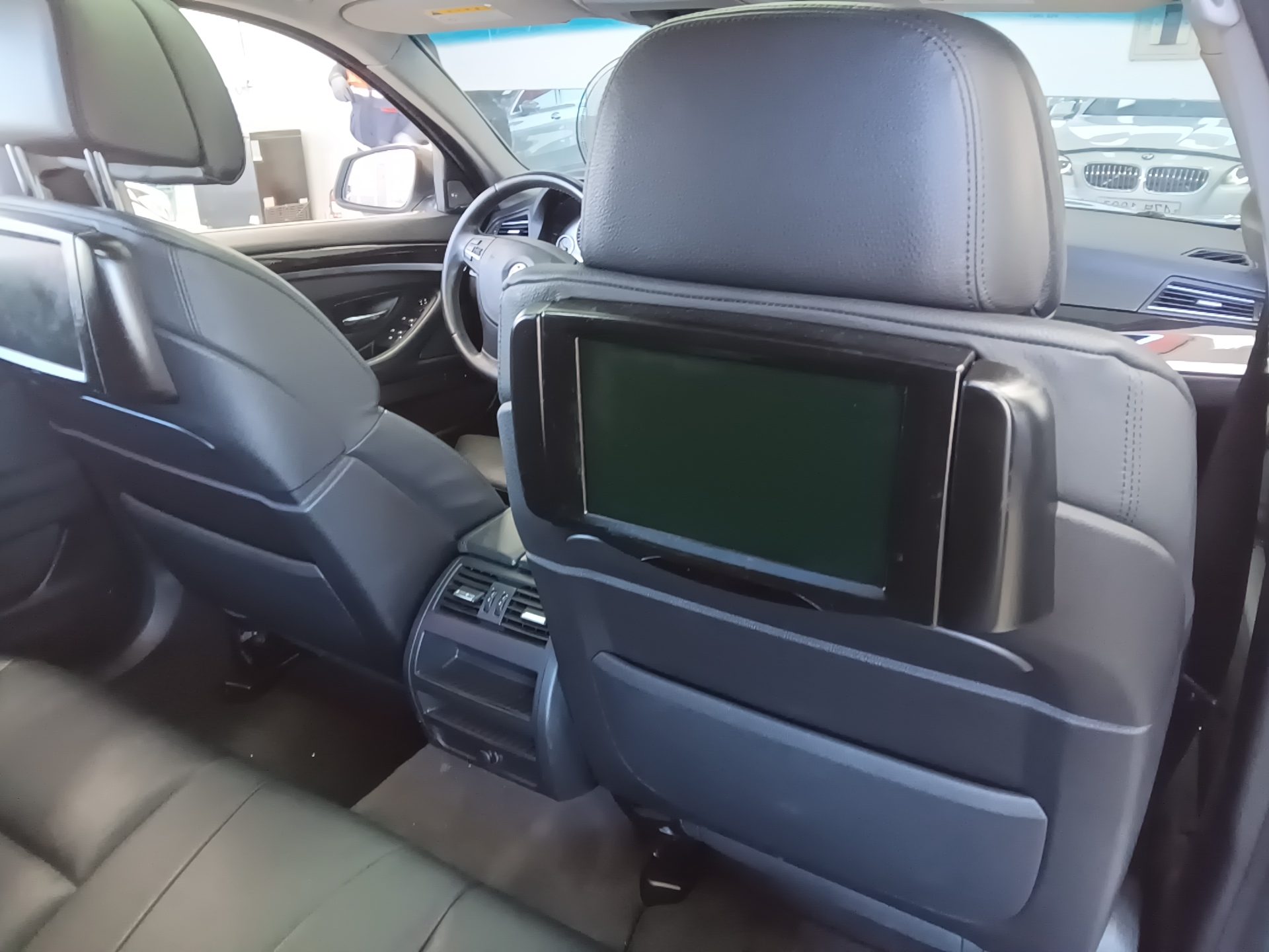 بي إم دبليو 5 Series (6Th Gen) 528I 2011 528i