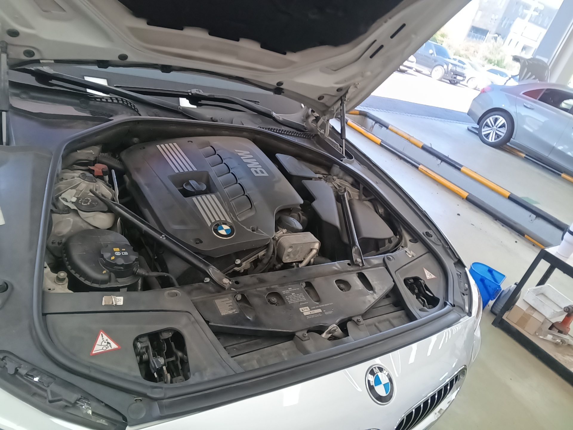 بي إم دبليو 5 Series (6Th Gen) 528I 2011 528i