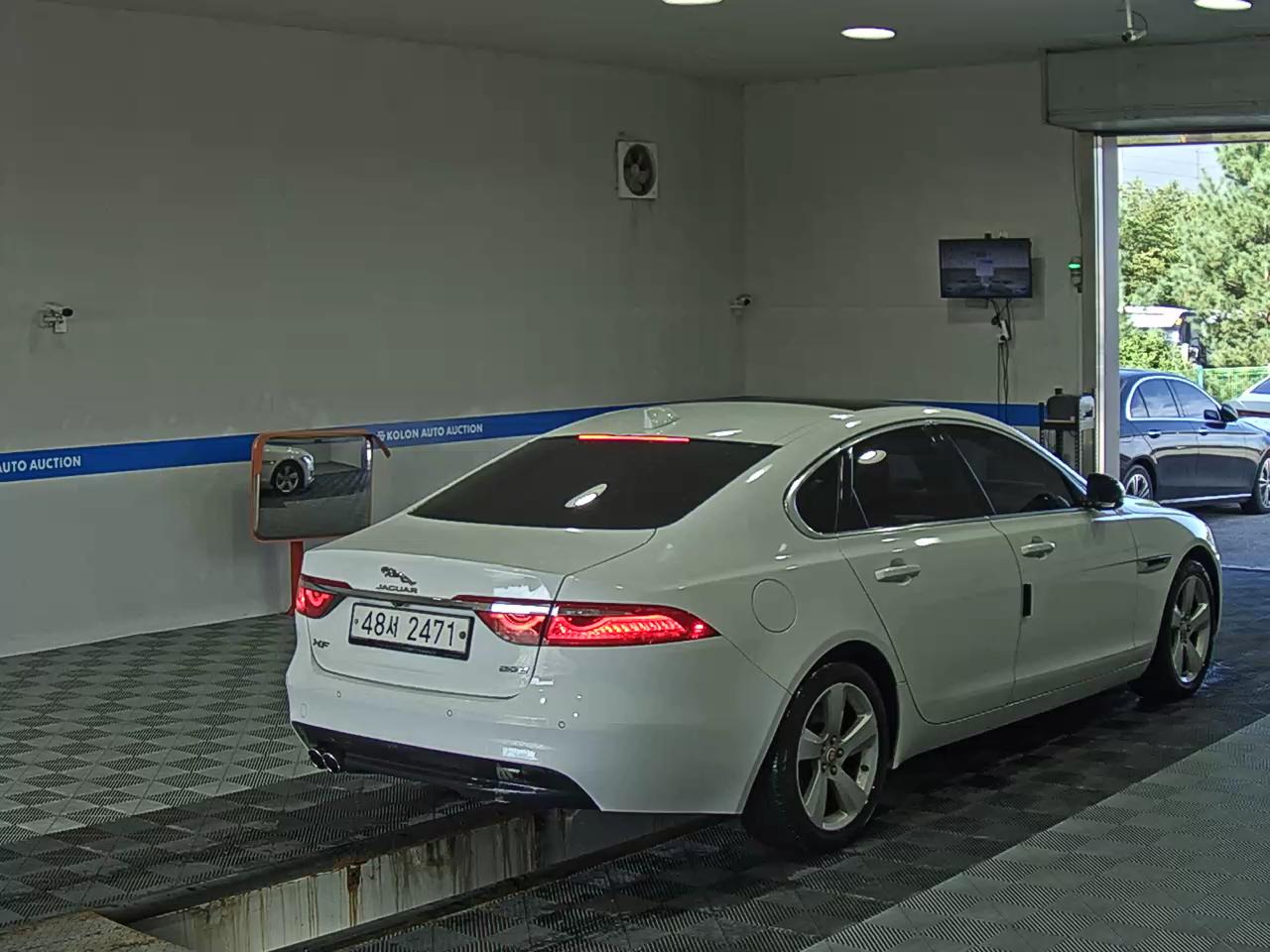 جاكوار Xf (2Nd Gen) 2.0 20D بريستيج 2018 PRESTIGE