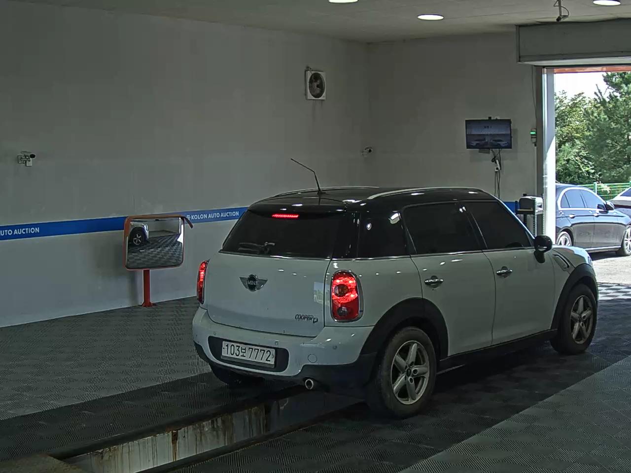 ميني كانتري مان 2.0 D Se 2013 SE