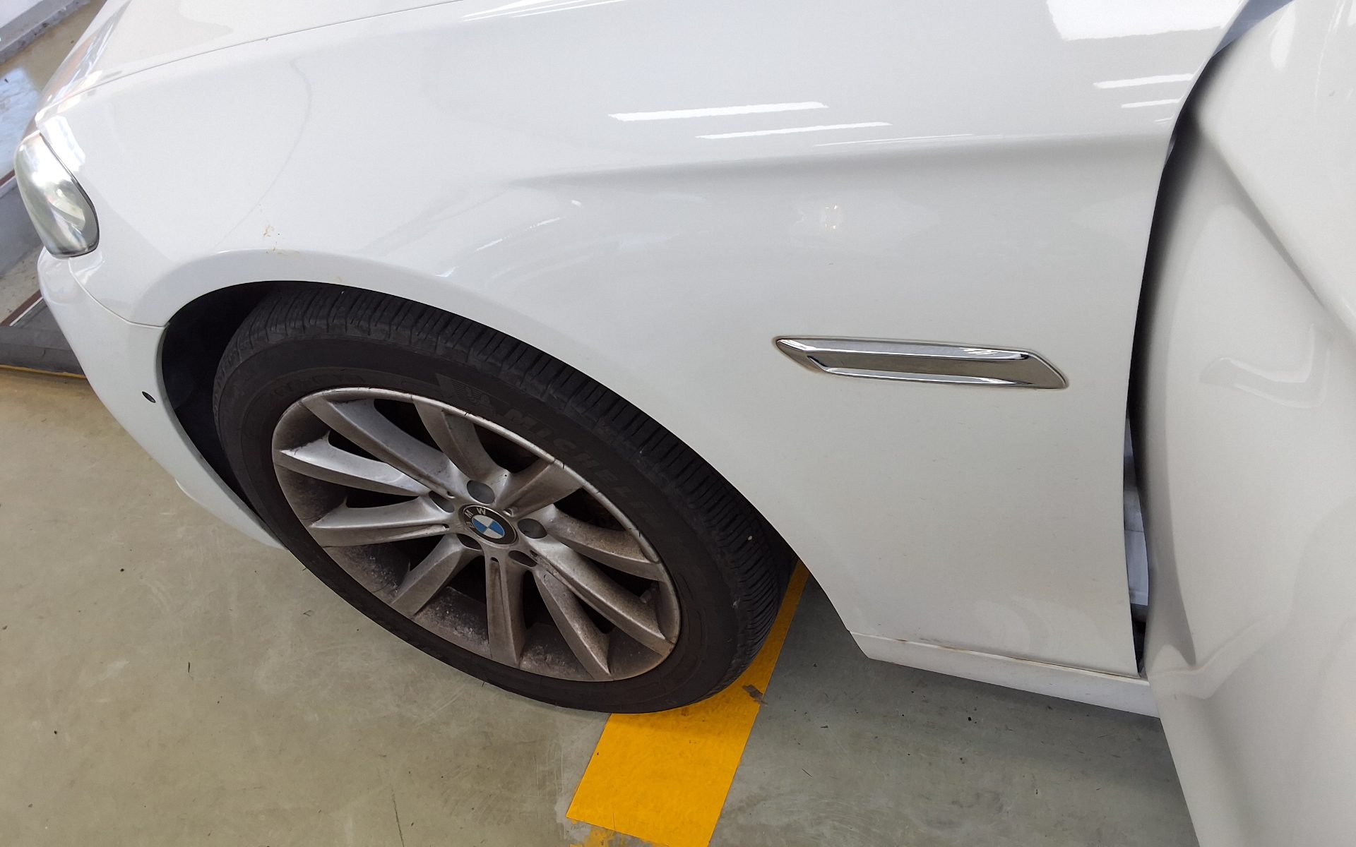 بي إم دبليو 5 Series (6Th Gen) 528I إكس درايف 2014 528i