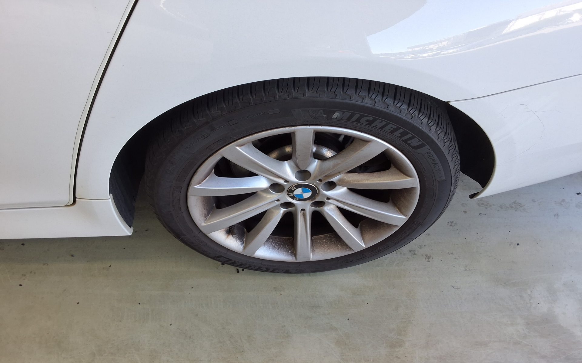 بي إم دبليو 5 Series (6Th Gen) 528I إكس درايف 2014 528i