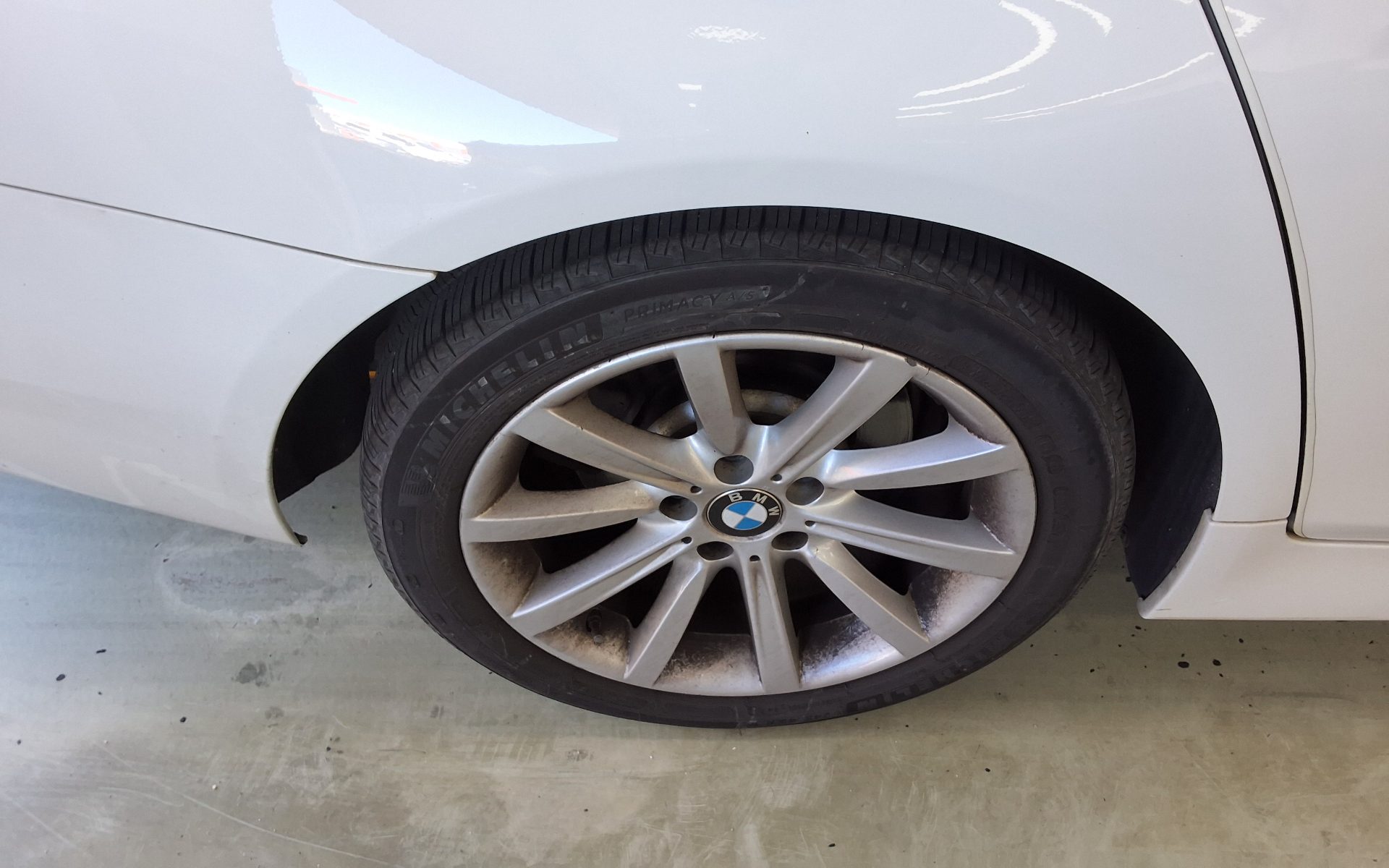 بي إم دبليو 5 Series (6Th Gen) 528I إكس درايف 2014 528i