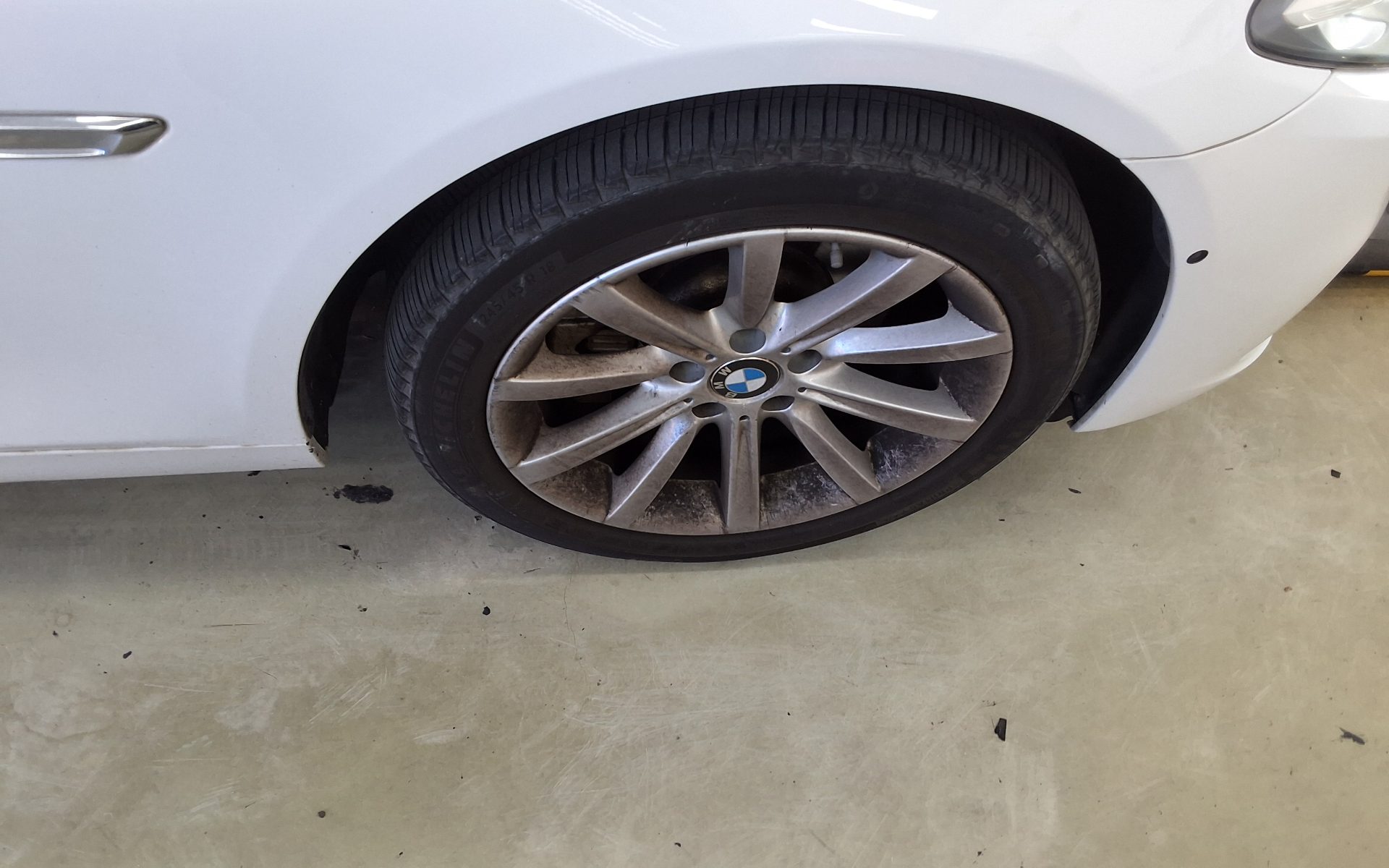 بي إم دبليو 5 Series (6Th Gen) 528I إكس درايف 2014 528i
