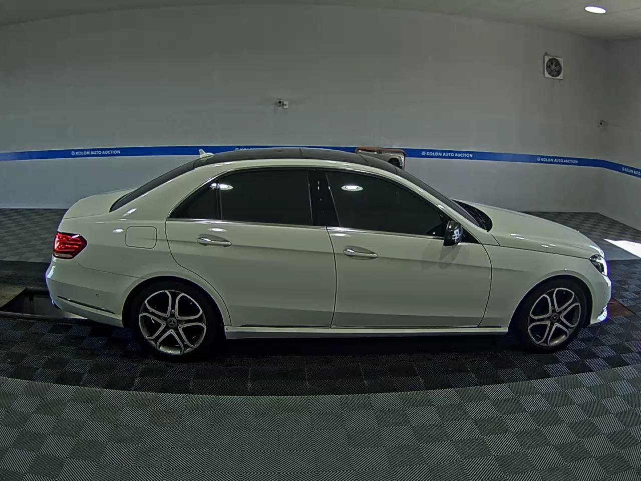 مرسيدس بنز E Class (4Th Gen) E250 Cdi Bluetec فورماتيك Avantgarde 2016 4MATIC