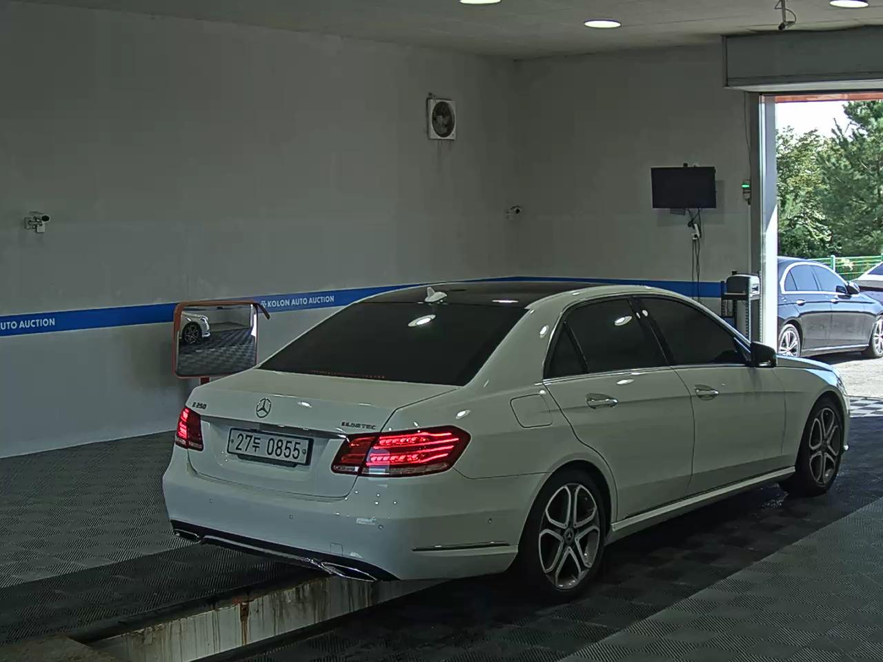 مرسيدس بنز E Class (4Th Gen) E250 Cdi Bluetec فورماتيك Avantgarde 2016 4MATIC