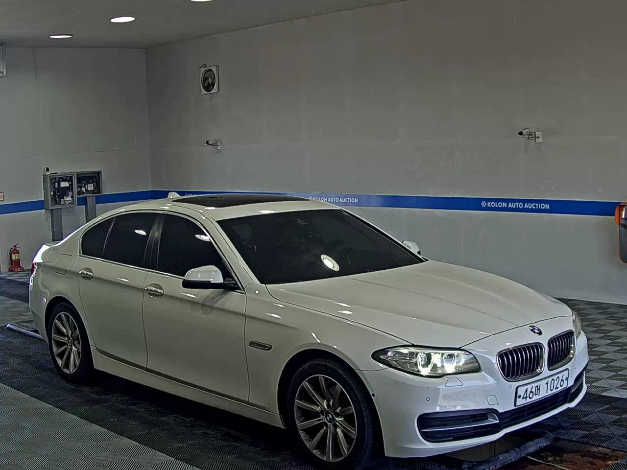 بي إم دبليو 5 Series (6Th Gen) 528I إكس درايف 2014 528i