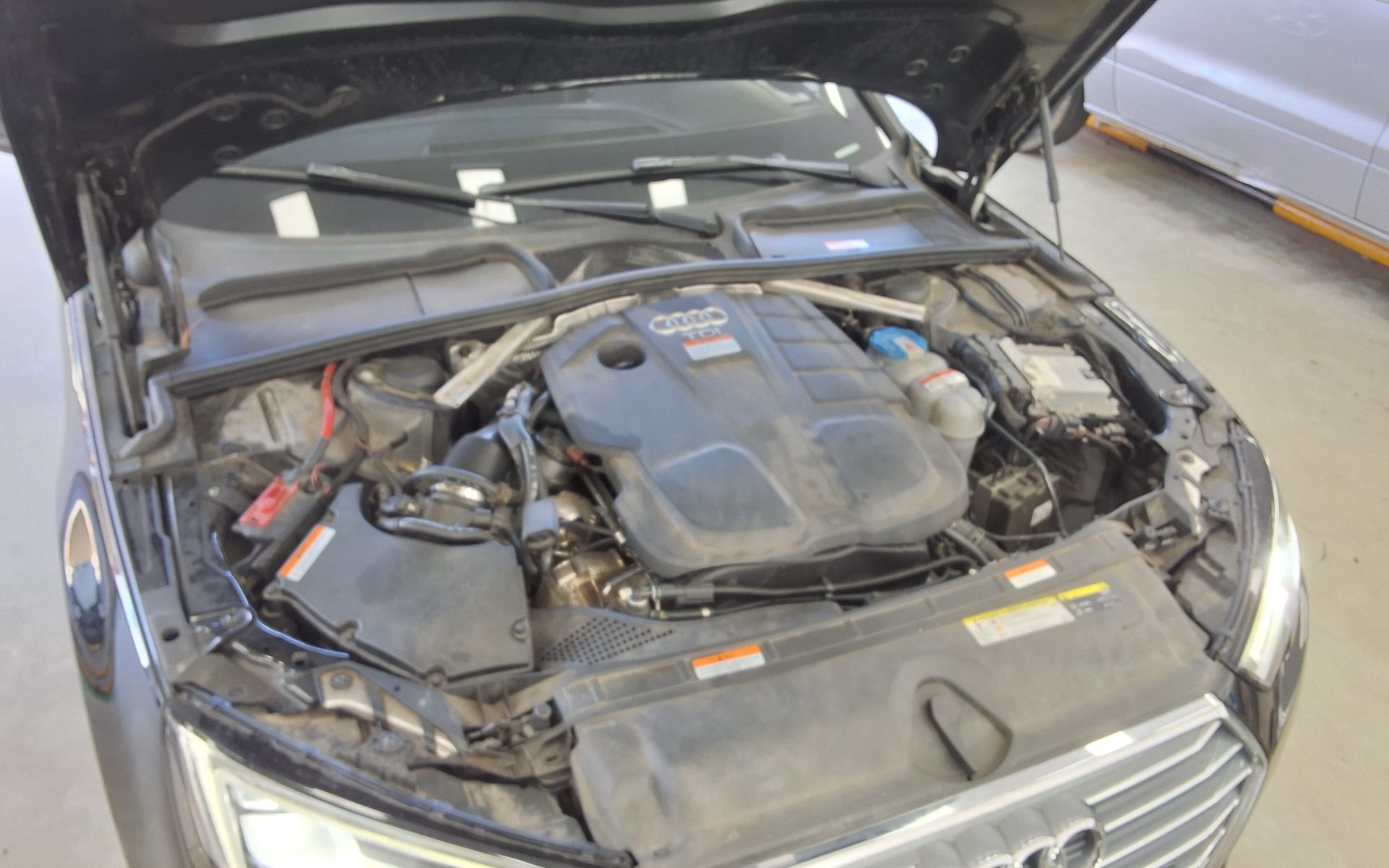 أودي إيه 4 (5Th Gen) 30 TDI بريميوم 2018 بريميوم
