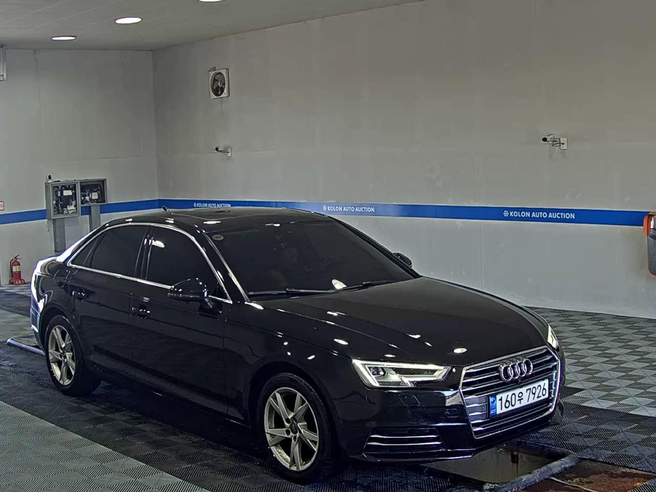 أودي إيه 4 (5Th Gen) 30 TDI بريميوم 2018 بريميوم