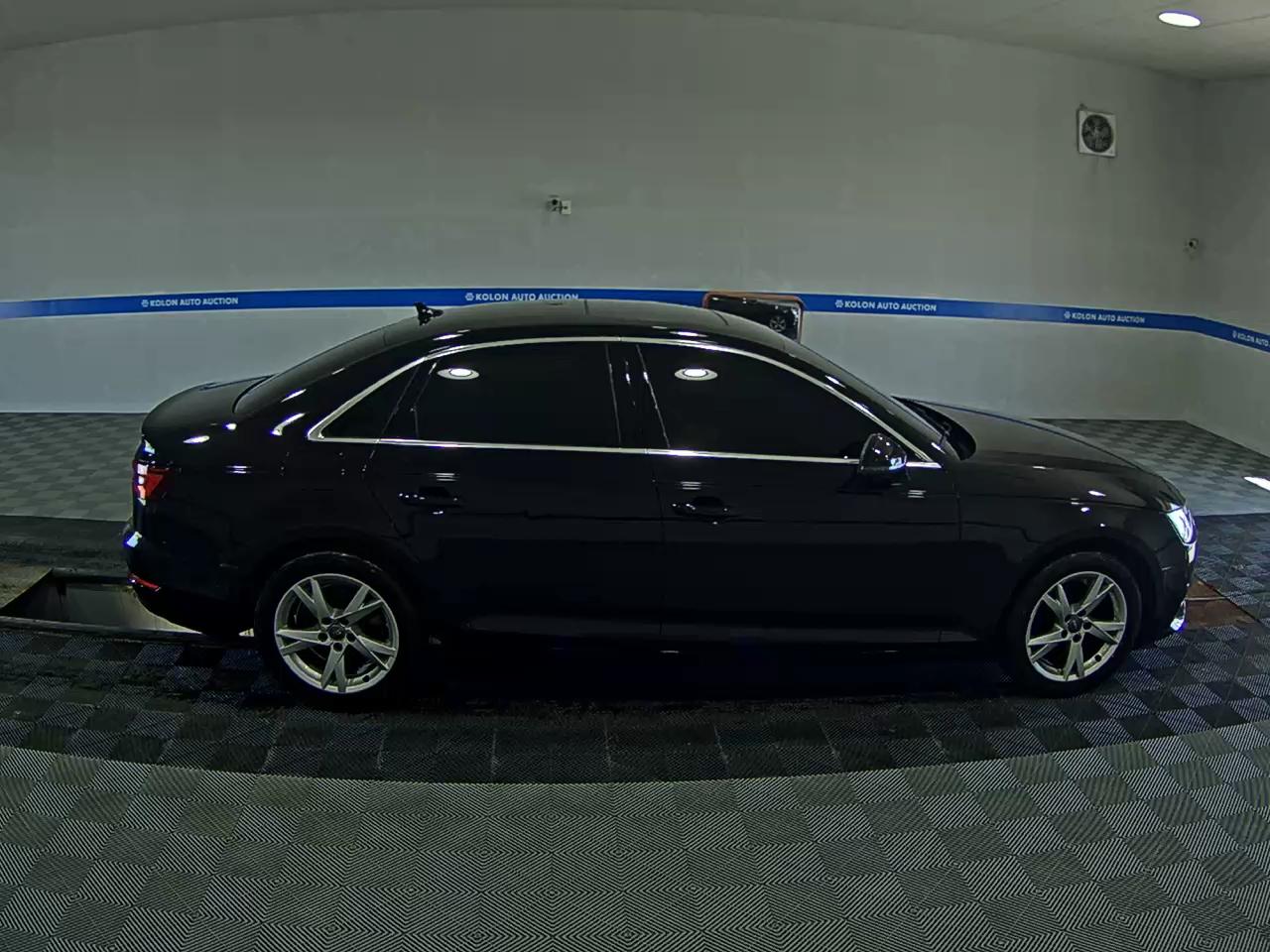 أودي إيه 4 (5Th Gen) 30 TDI بريميوم 2018 بريميوم