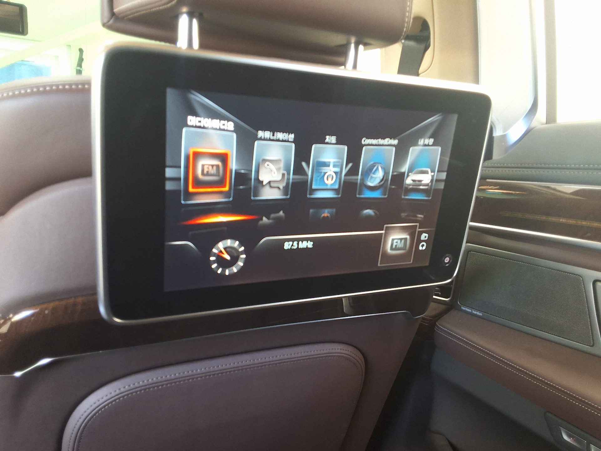 بي إم دبليو 7 Series (6Th Gen) 740Ld إكس درايف 2016 740Ld