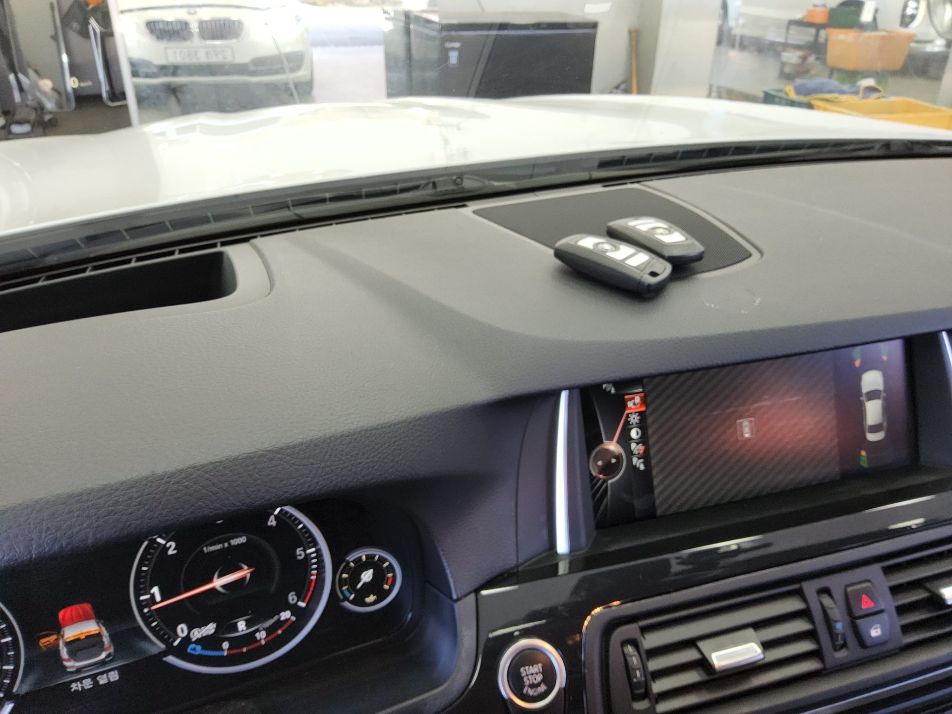 بي إم دبليو 5 Series (6Th Gen) 520D إكس درايف 2015 520d