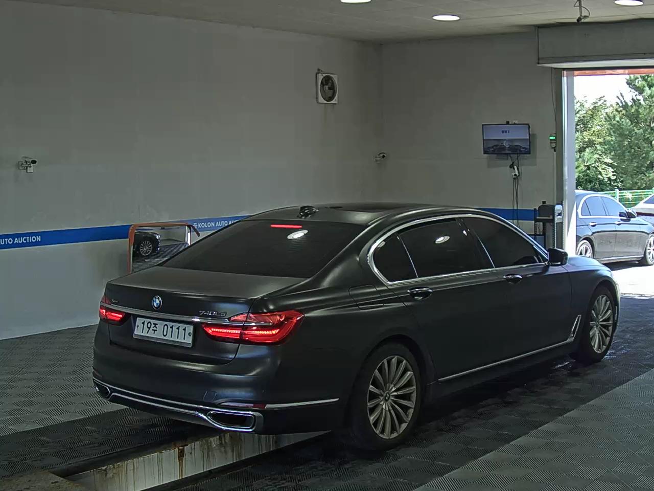 بي إم دبليو 7 Series (6Th Gen) 740Ld إكس درايف 2016 740Ld