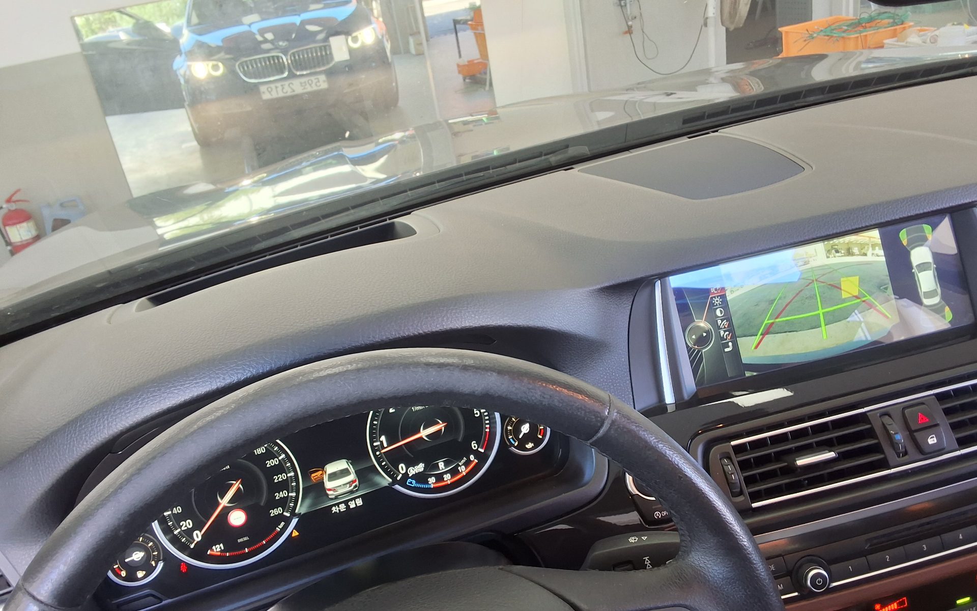 بي إم دبليو 5 Series (6Th Gen) 520D 2014 520d
