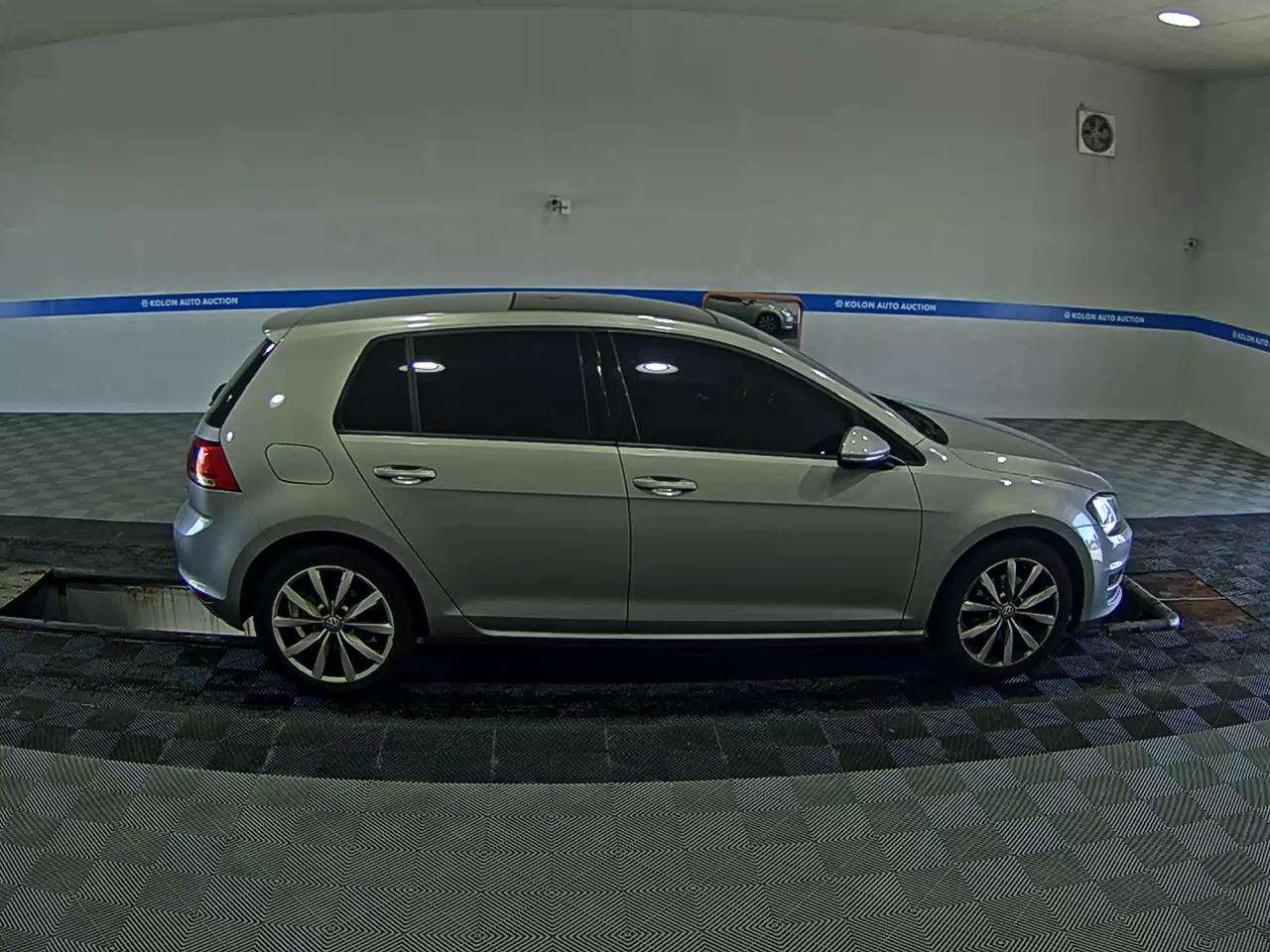 فولكس فاجن جولف (7Th Gen) 2.0 TDI 2015