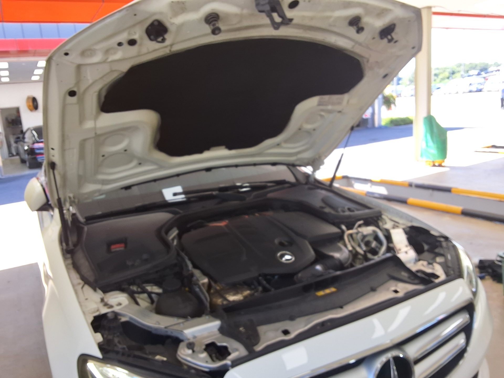 مرسيدس بنز E Class (5Th Gen) E220D Avantgarde 2019 E220d