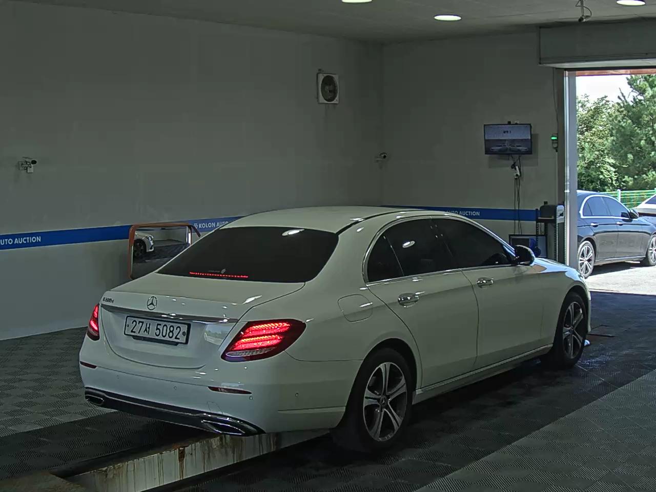 مرسيدس بنز E Class (5Th Gen) E220D Avantgarde 2019 E220d