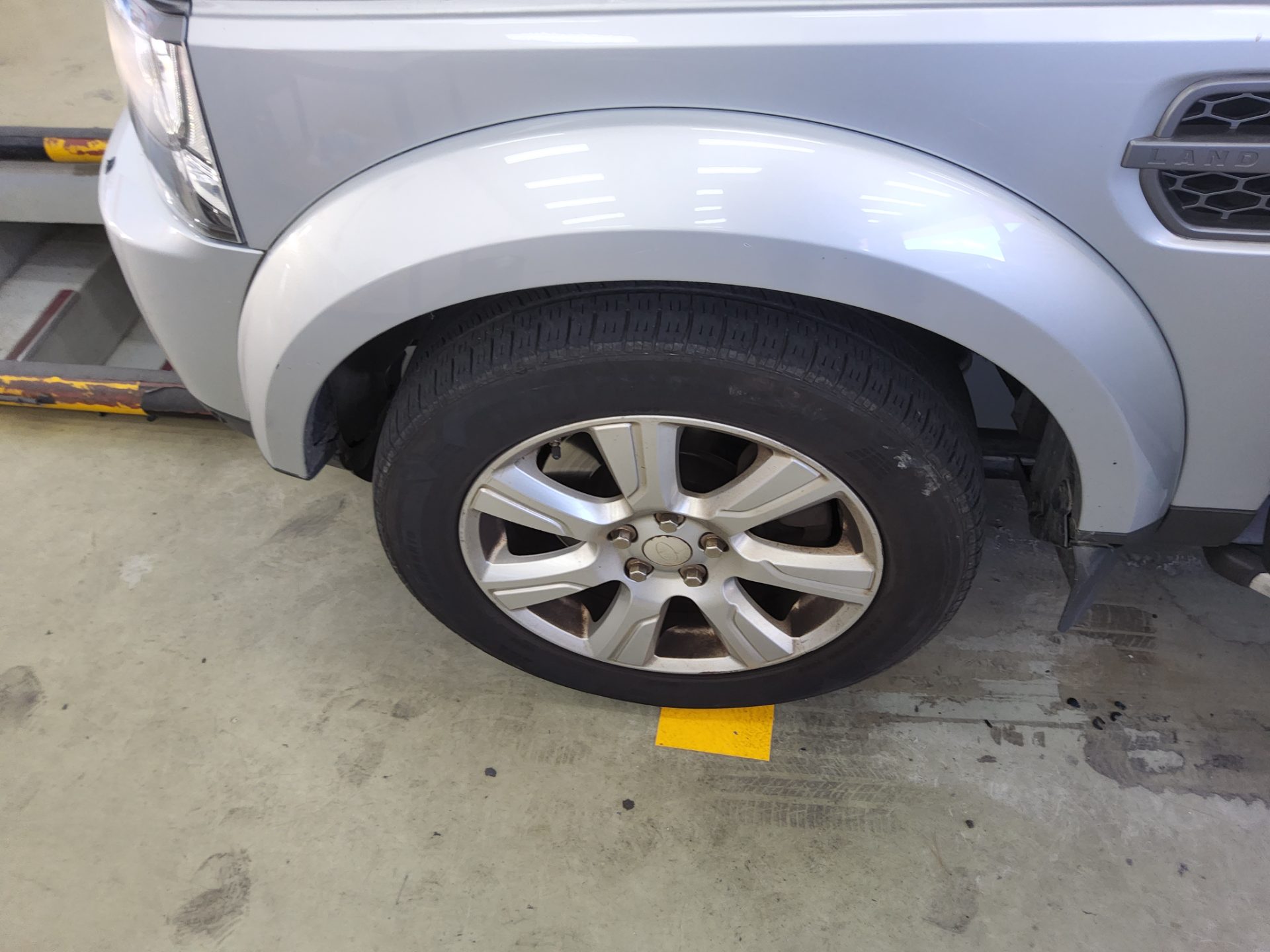 لاند روفر Rover Discovery 4 3.0 Sdv6 Se 2015 SE