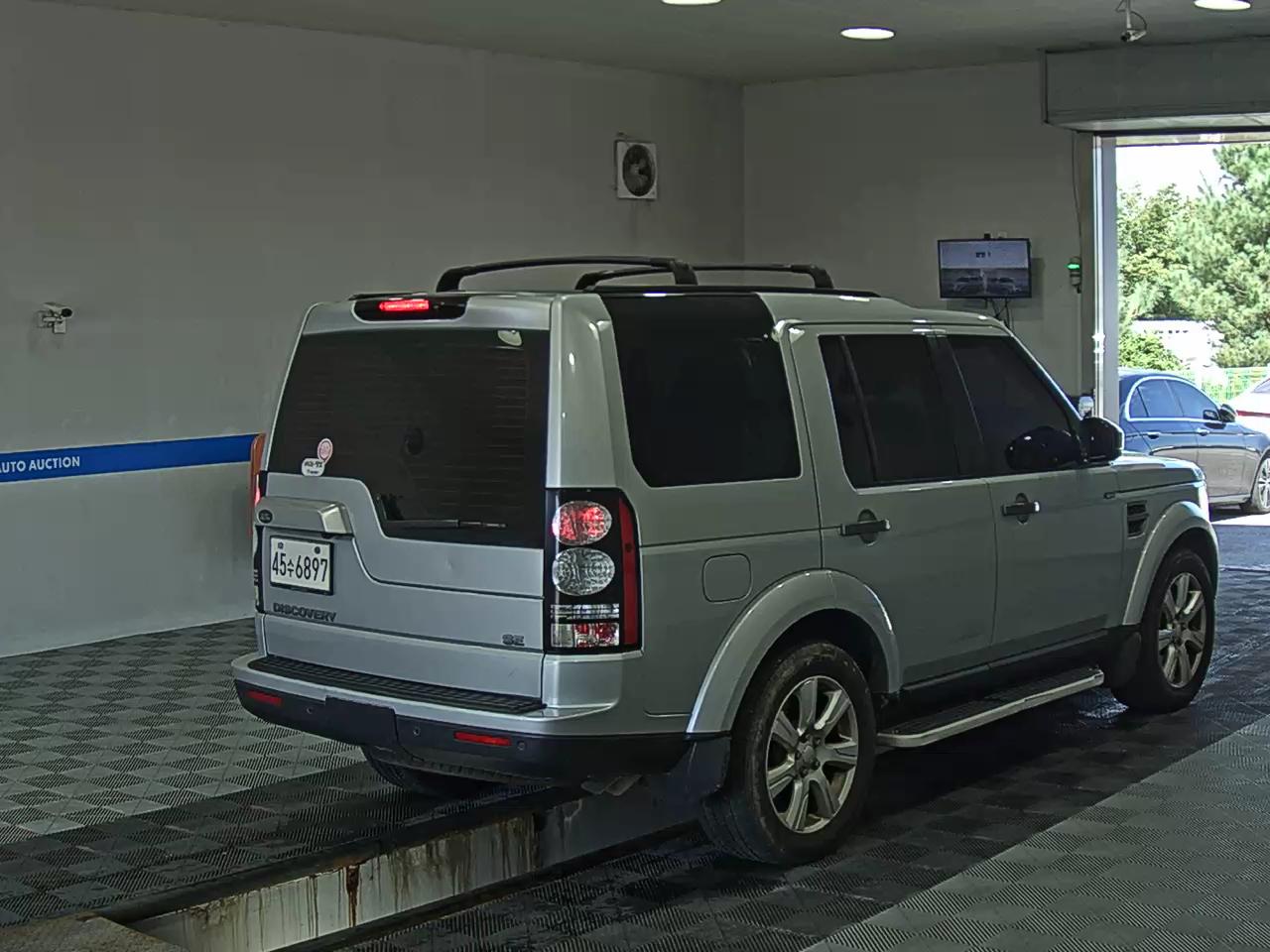 لاند روفر Rover Discovery 4 3.0 Sdv6 Se 2015 SE