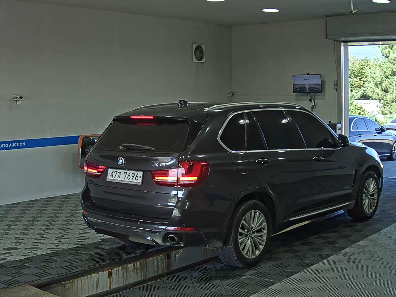 بي إم دبليو X5 (3Rd Gen) 30D إكس درايف 7 Seater 2014