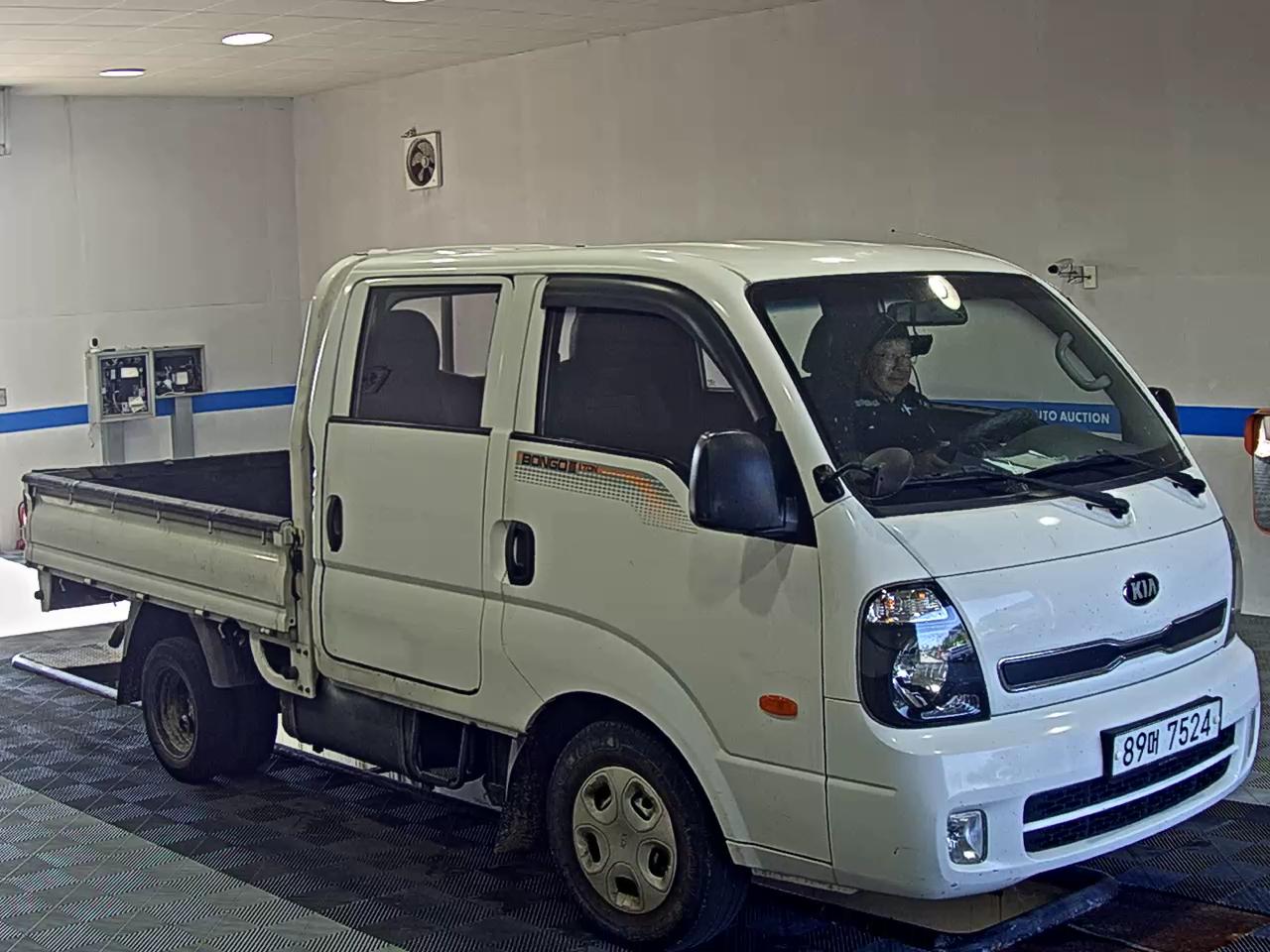 كيا بونجو 3 2015 CRDi طويل المدى