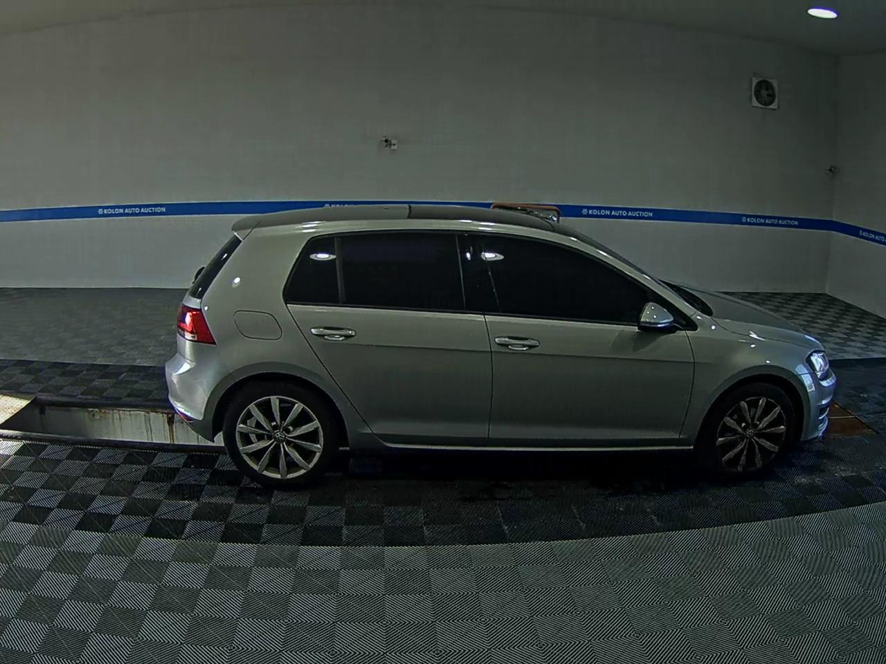 فولكس فاجن جولف (7Th Gen) 2.0 TDI 2015