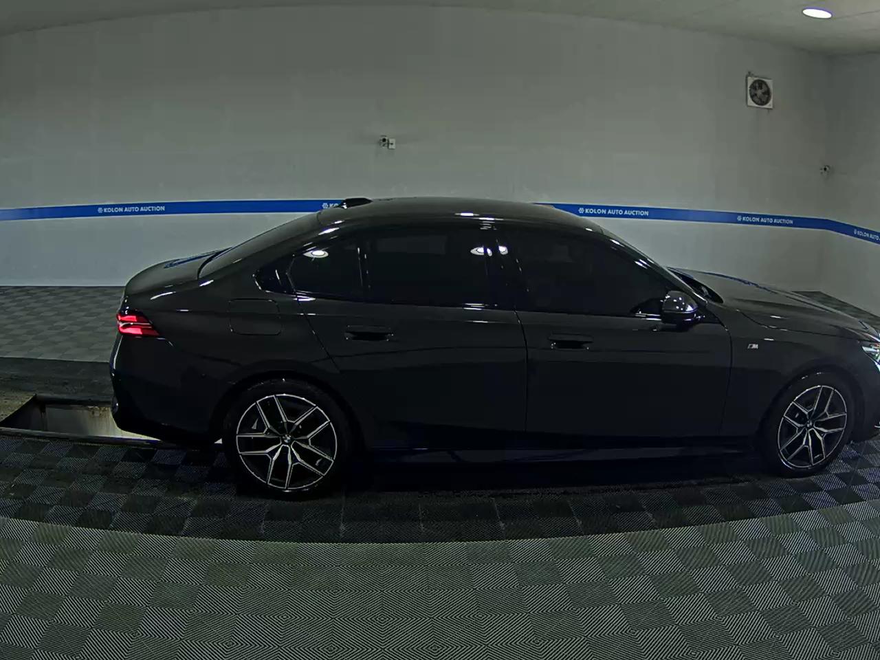 بي إم دبليو 5 Series (8Th Gen) 520I M Sport Pack 2024 SPORT