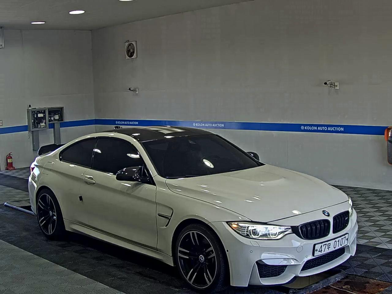 بي إم دبليو M4 M4 كوبيه Performance Silence Edition 2016