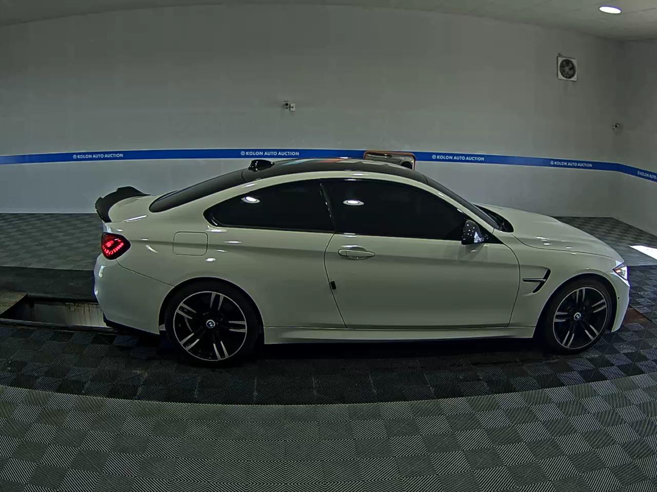 بي إم دبليو M4 M4 كوبيه Performance Silence Edition 2016