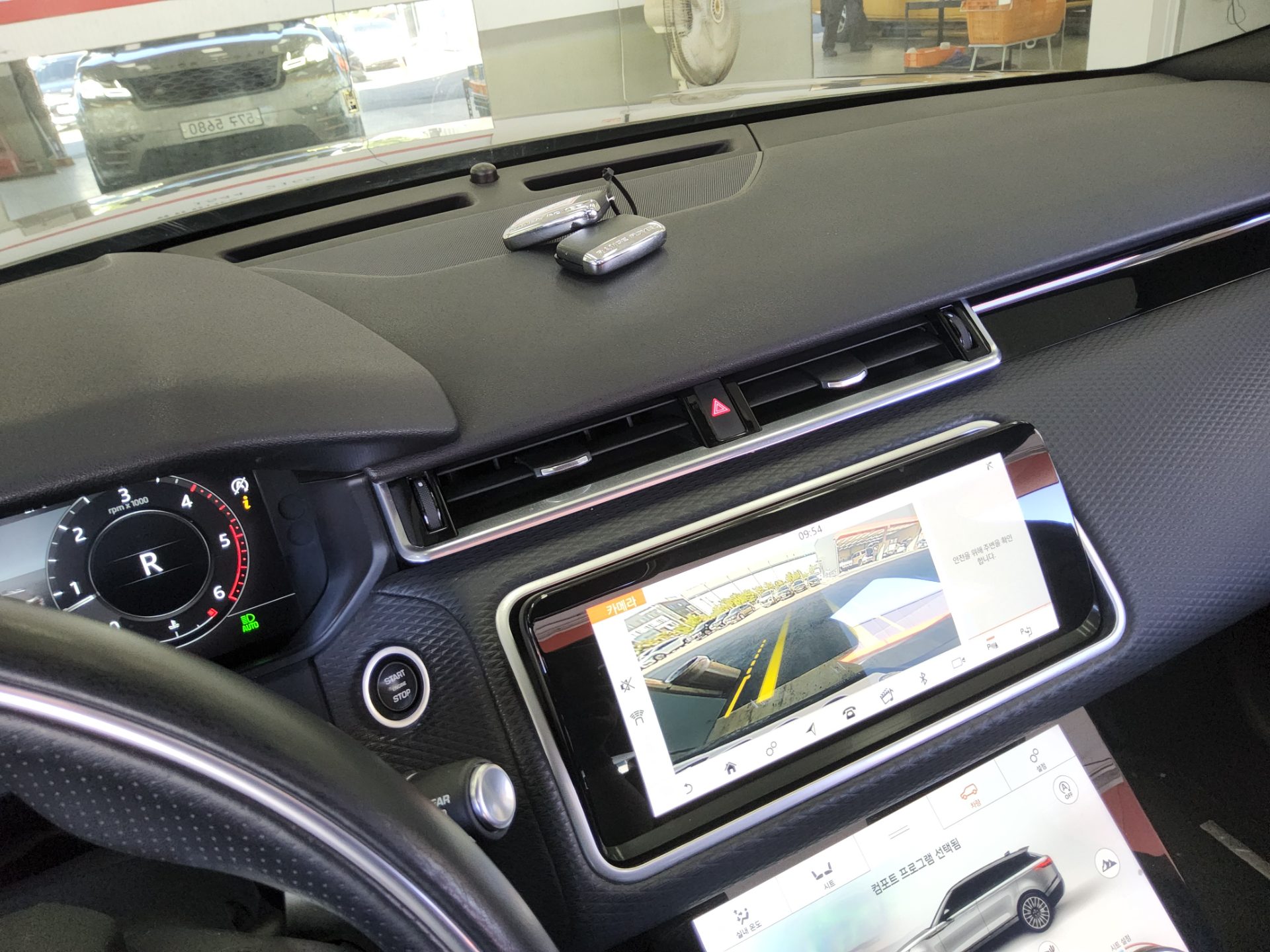 لاند روفر Rover رينج روفر Velar 2.0 D240 Se R Dynamic 2019 SE