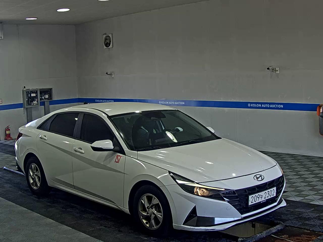 هيونداي أفانتي 2022 MODERN
