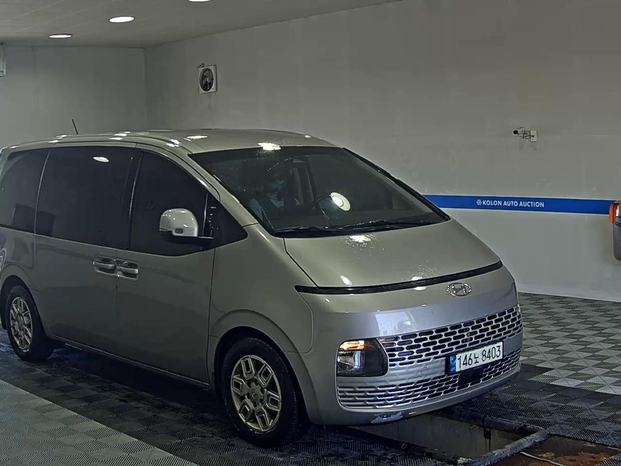 هيونداي ستاريا 2022 MODERN