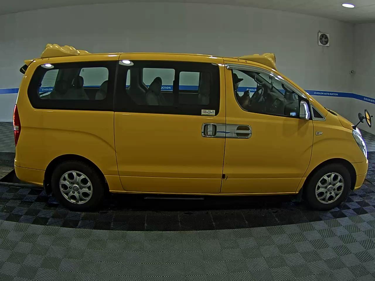 هيونداي جراند ستاركس Child Safety Vehicle 12 Seater 2015