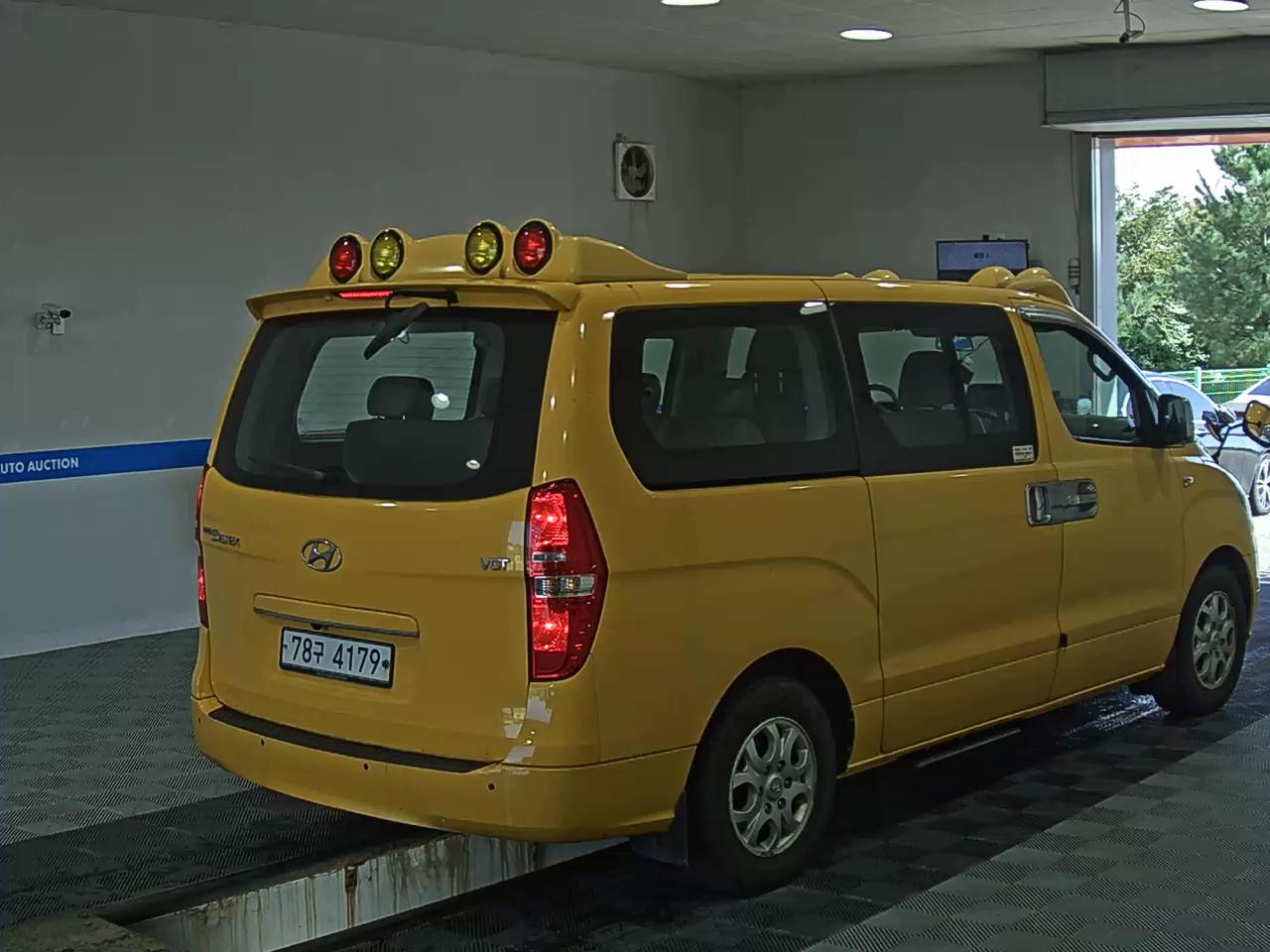 هيونداي جراند ستاركس Child Safety Vehicle 12 Seater 2015